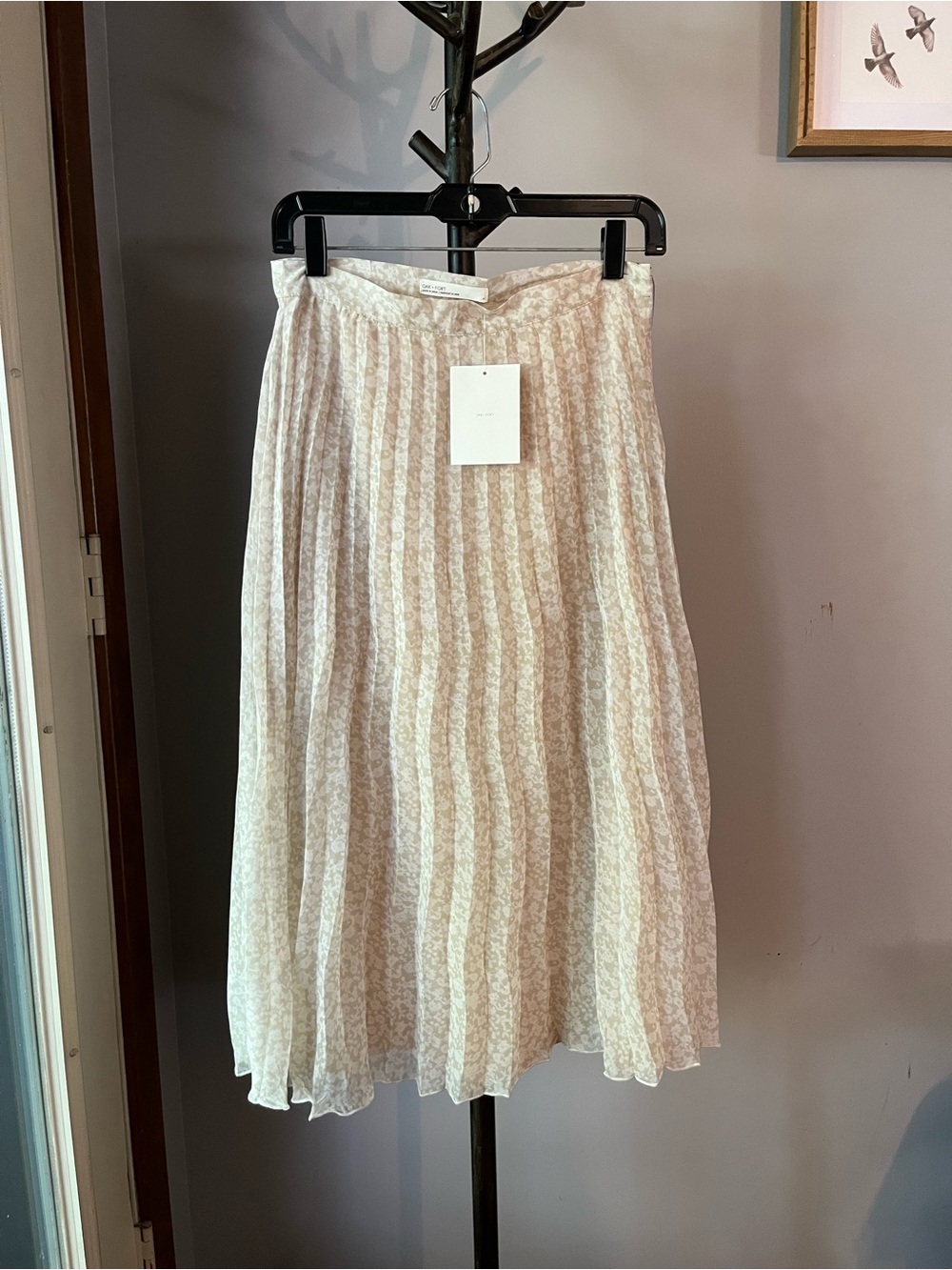 OAK + FORT Cream Pleated Floral Midi Skirt - Picture 1 of 5